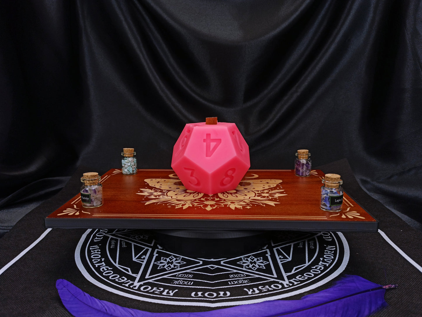 D12 ritual dice candle, detail of wooden wick