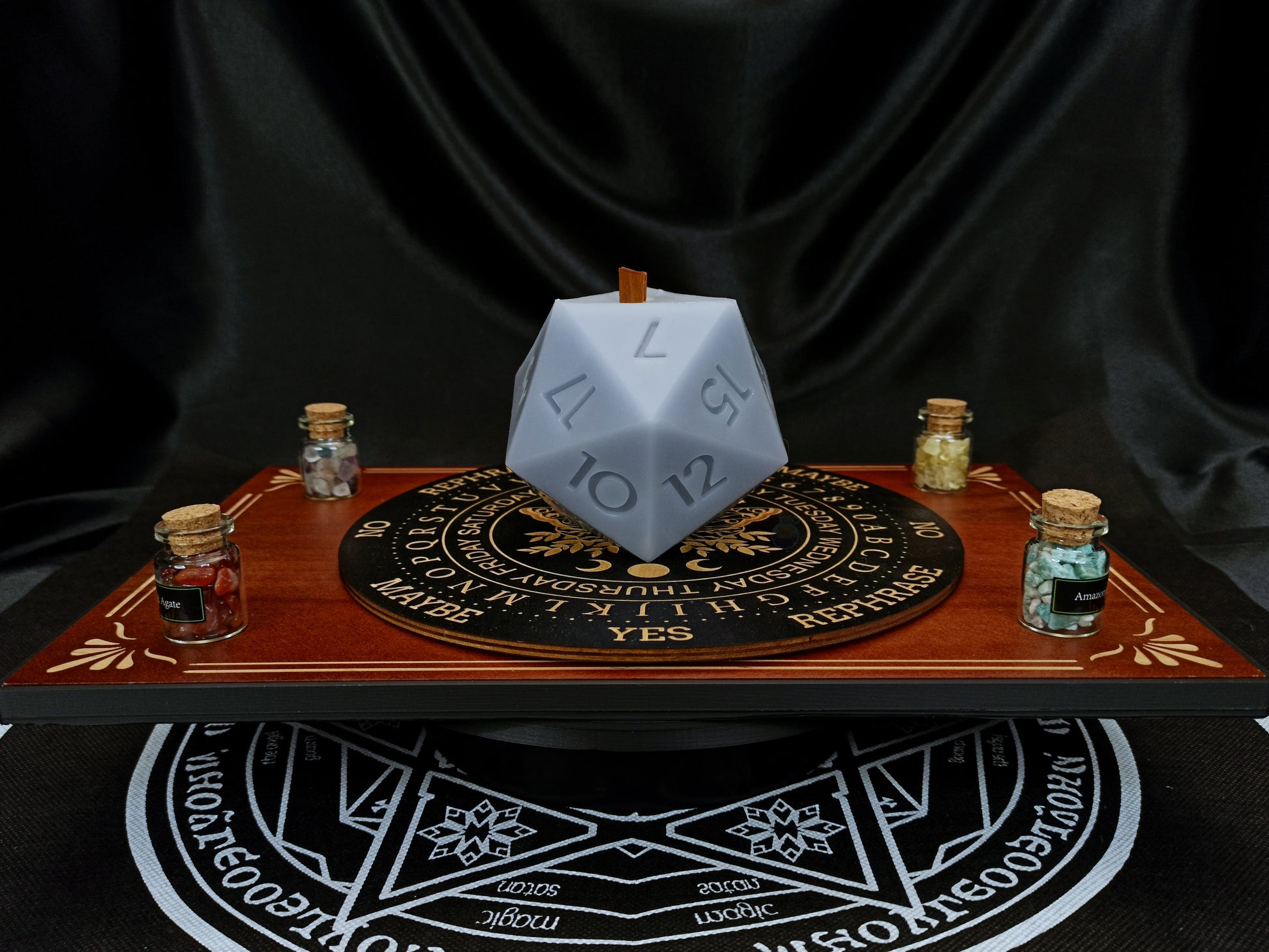 D20 ritual dice candle styled as dark fantasy tabletop decor