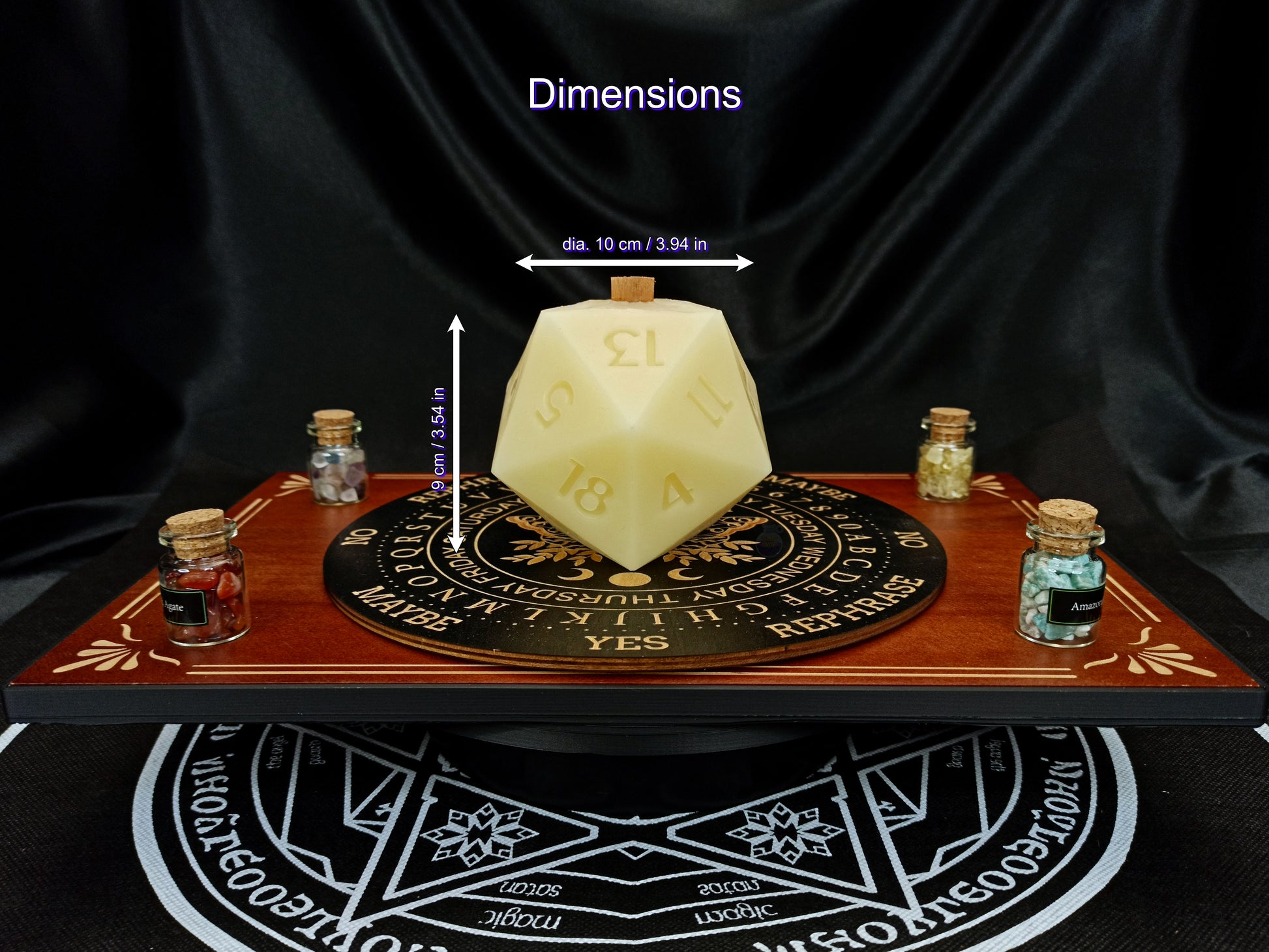 D20 dice candle dimensions, 10.2 x 10.2 x 9.7 cm